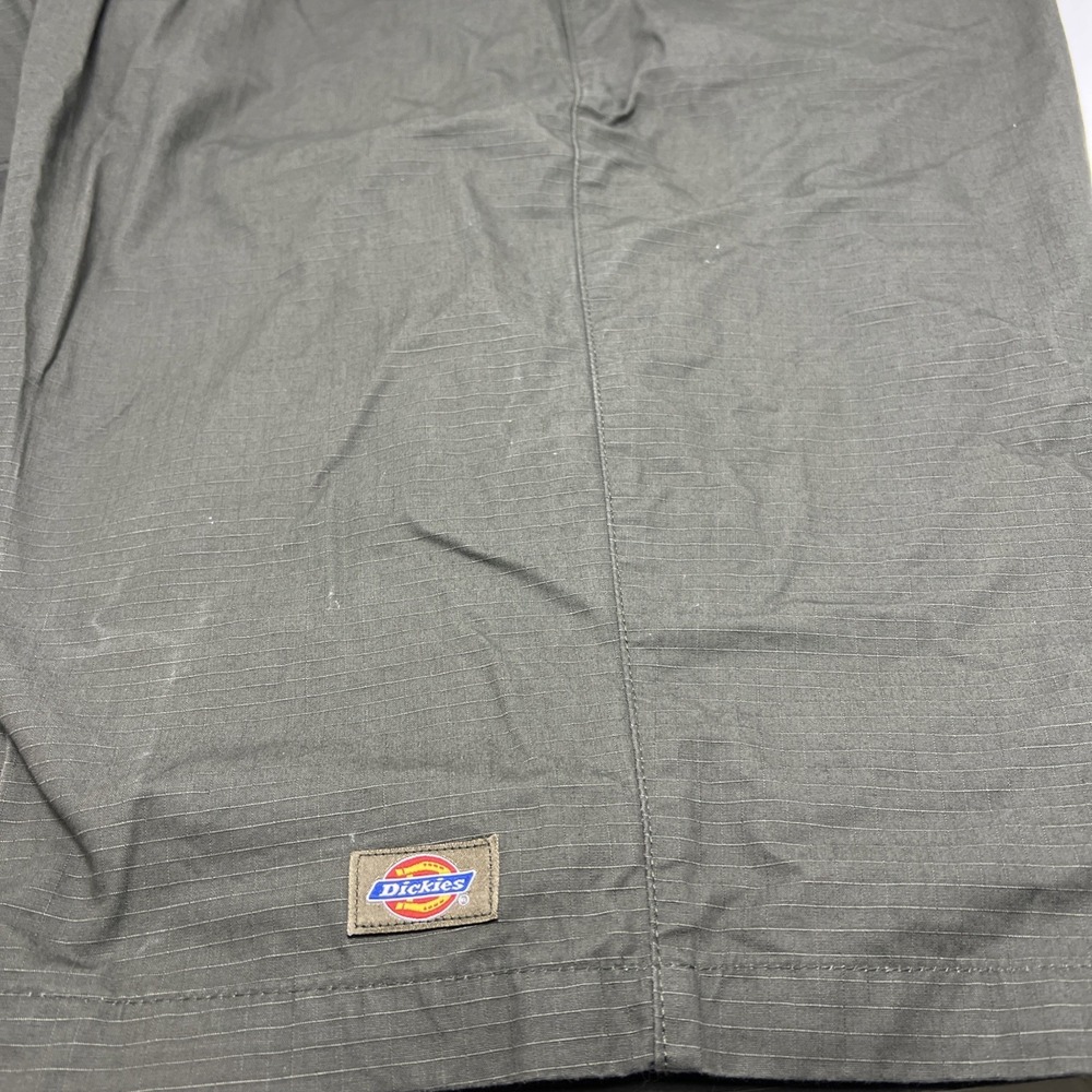 Dickies shorts 46 loose fit color dark green